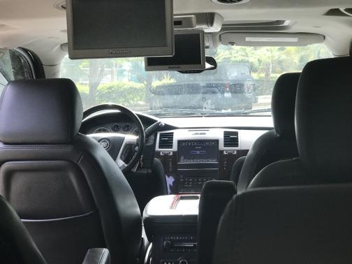 Photo 3 of 4 of 2013 Cadillac Escalade ESV Premium